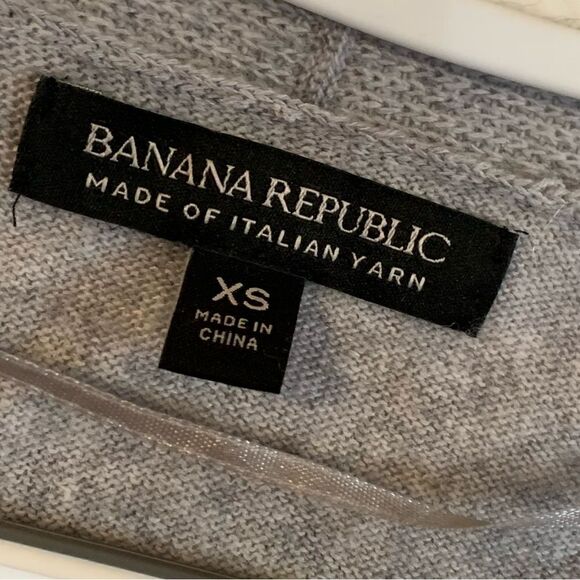 Banana Republic Long Cardigan Sweater Gray Italian Yarn Pockets Sz XS Gorgeous - Picture 2 of 4